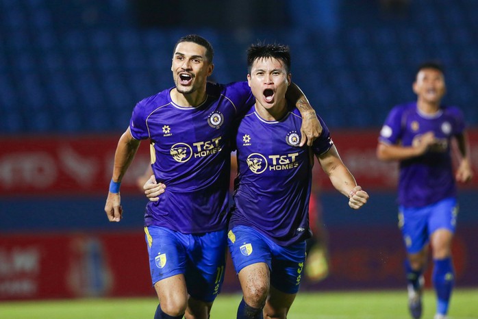 Sút hỏng phạt đền 11m, CLB Becamex TP HCM "trắng tay" trước Hà Nội FC - Ảnh 4.