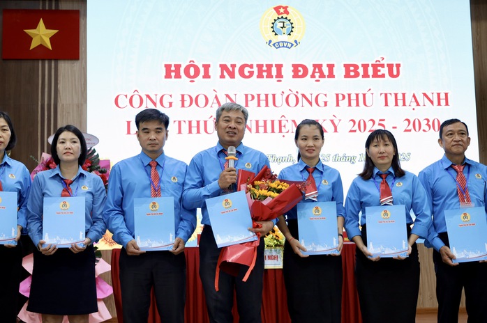 Nâng cao chất lượng hoạt động cơ sở, chú trọng phát triển đoàn viên  - Ảnh 9.