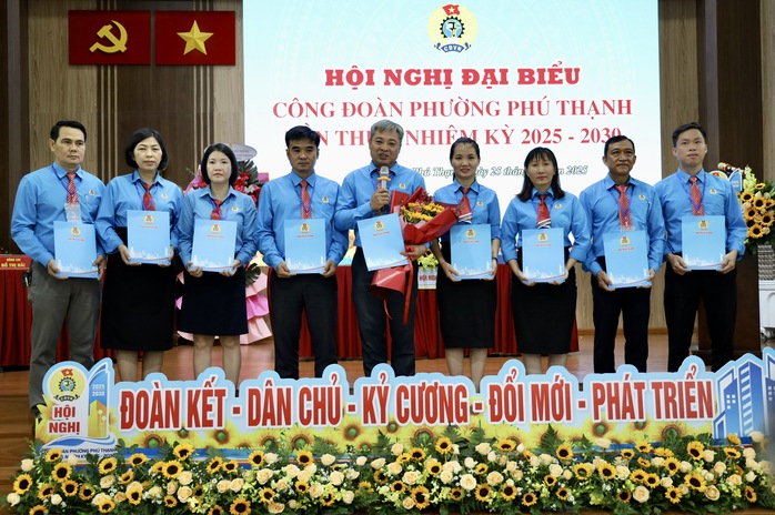 Nâng cao chất lượng hoạt động cơ sở, chú trọng phát triển đoàn viên  - Ảnh 7.