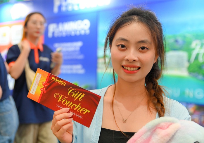 Hội chợ Mùa Thu 2025: Ngàn người đổ về săn hàng hóa giảm giá lớn nhất cả nước - Ảnh 14. Hội chợ Mùa Thu 2025: Ngàn người đổ về săn hàng hóa giảm giá lớn nhất cả nước - Ảnh 14.