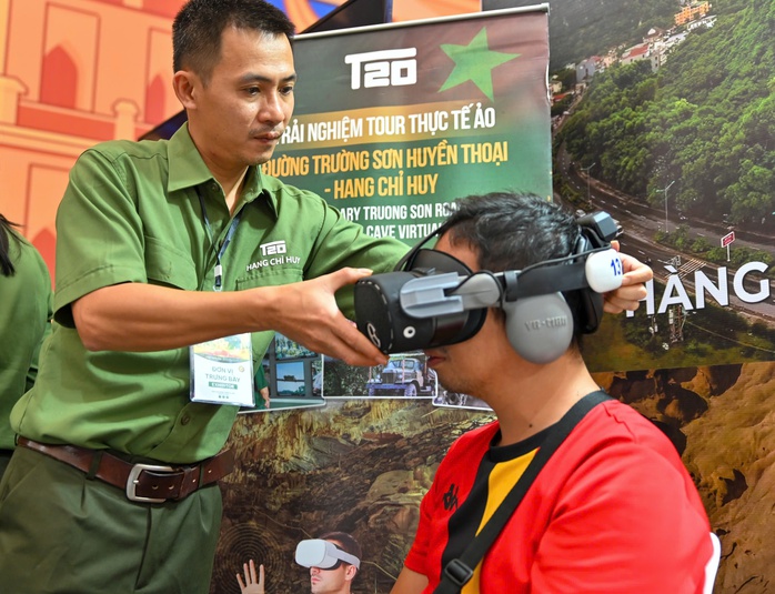 Hội chợ Mùa Thu 2025: Ngàn người đổ về săn hàng hóa giảm giá lớn nhất cả nước - Ảnh 12. Hội chợ Mùa Thu 2025: Ngàn người đổ về săn hàng hóa giảm giá lớn nhất cả nước - Ảnh 12.