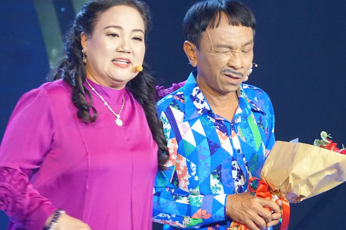 Khán giả cổ vũ Hồng Quyên, Trọng Phúc, Kim Tử Long trong đêm nhạc kịch "Mộng phù hoa" - Ảnh 5.