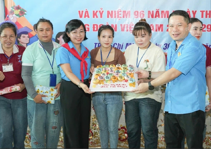 GƯƠNG SÁNG CÔNG ĐOÀN: Đặt lợi ích người lao động lên trên hết - Ảnh 1.
