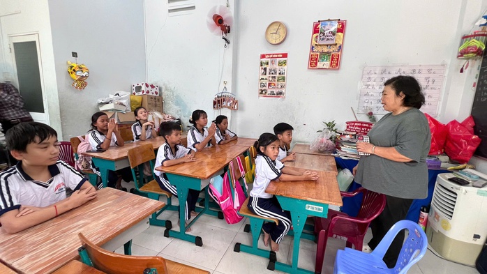 Lớp học tình thương của người cựu chiến binh 78 tuổi ở An Giang - Ảnh 1.