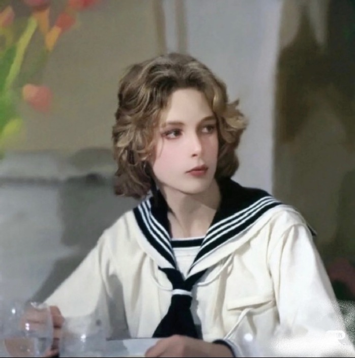 "Cậu bé đẹp nhất thế giới" qua đời - Ảnh 1.