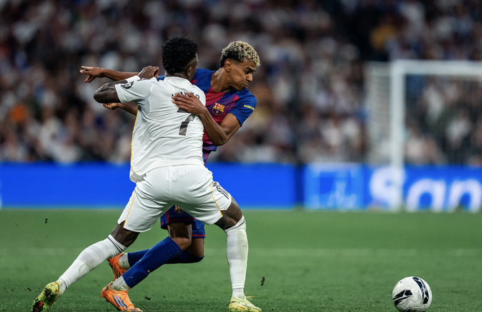 Hỗn loạn sau trận "El Clasico", Carvajal khiêu khích Yamal - Ảnh 2.