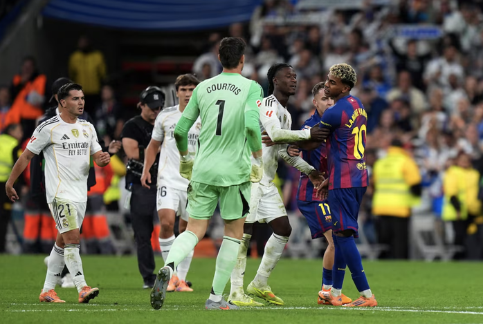 Hỗn loạn sau trận "El Clasico", Carvajal khiêu khích Yamal - Ảnh 6.