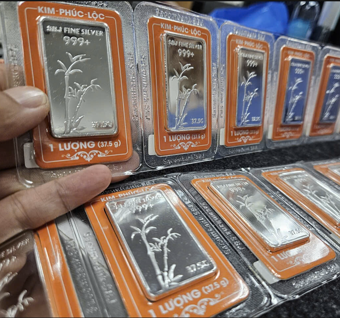 Giá bạc hôm nay 27 - 10 lao dốc mạnh , rớt khỏi mốc 1 , 9 triệu đồng / lượng - Ảnh 2. Giá bạc hôm nay 27 - 10 lao dốc mạnh , rớt khỏi mốc 1 , 9 triệu đồng / lượng - Ảnh 2.