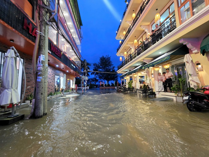 Cần Thơ còn bao nhiêu đợt triều cường gây ngập lụt vào cuối năm? - Ảnh 1.