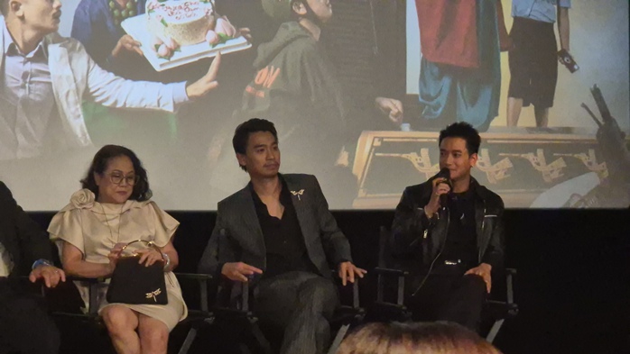 Nghệ sĩ Ái Như thấy thú vị khi nằm trong quan tài - Ảnh 3.