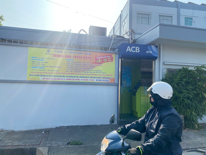 Doanh nghiệp TP HCM “đỏ mắt” tìm lao động phổ thông - Ảnh 3.