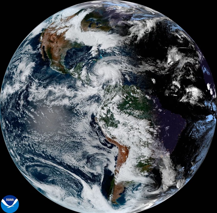 Siêu bão Melissa mạnh nhất kể từ thế kỷ 19 đi vào vùng Caribe, tàu chiến Mỹ khẩn cấp di chuyển - Ảnh 2.