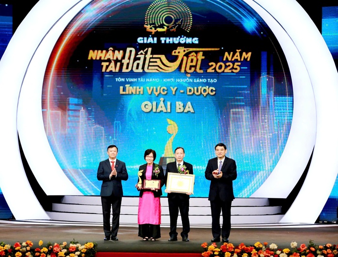 Bệnh viện Chợ Rẫy đoạt giải Nhân tài Đất Việt với phần mềm AI về quản lý hiến – ghép tạng - Ảnh 1.