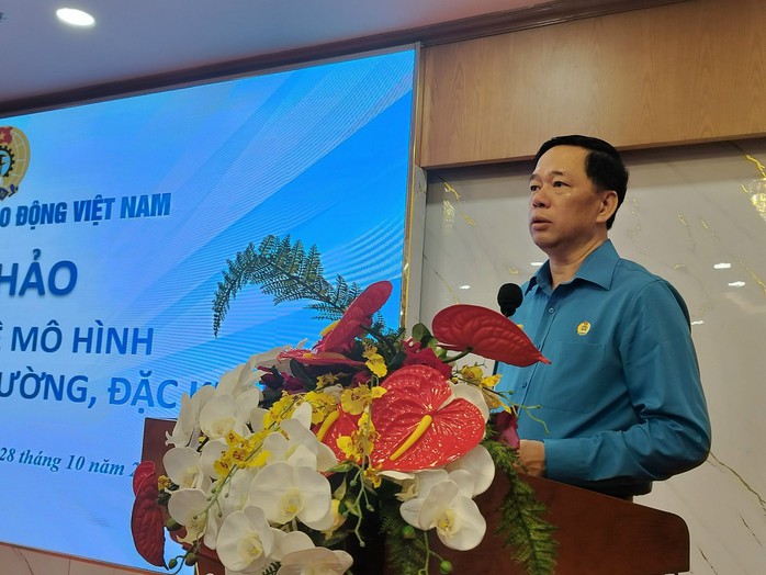 Chủ tịch Công đoàn xã, phường phải kiêm nhiệm quá nhiều nhiệm vụ - Ảnh 1.