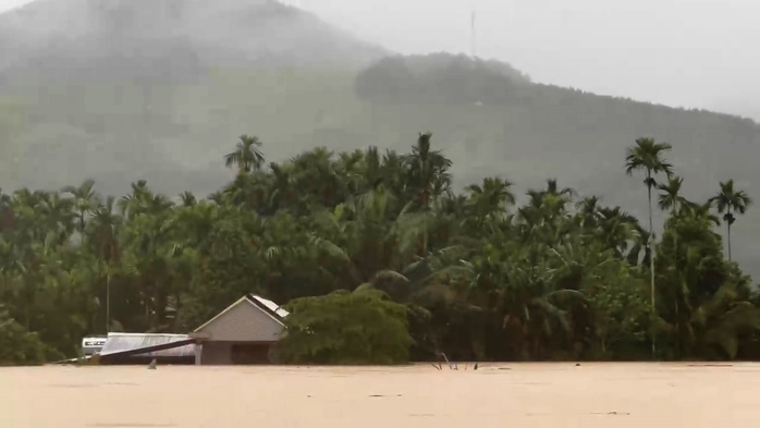 Lũ trên sông Đà Nẵng đang lên , dự báo vượt mốc lịch sử 1964 - Ảnh 1.