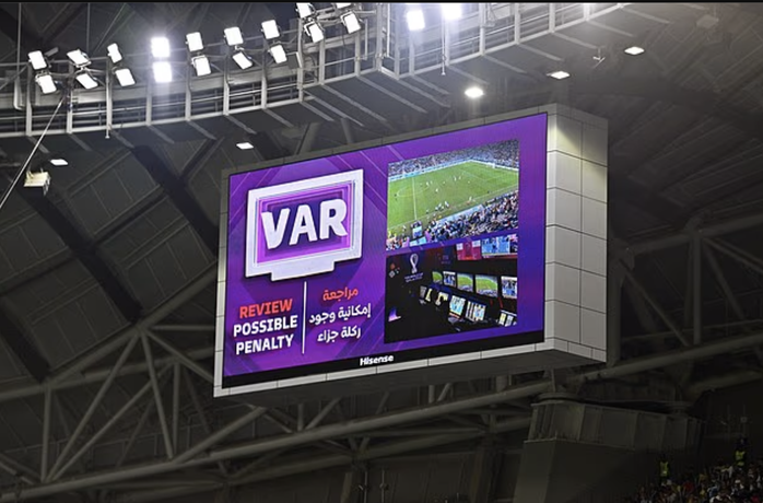 Sắp có cuộc "cách mạng VAR" trước thềm World Cup 2026 - Ảnh 1.