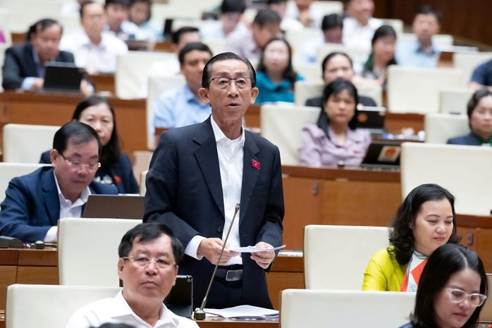 - Ảnh 1. Đại biểu Trần Hoàng Ngân: Sớm trình gói tài chính khẩn cấp khắc phục hậu quả bão lũ  - Ảnh 1.