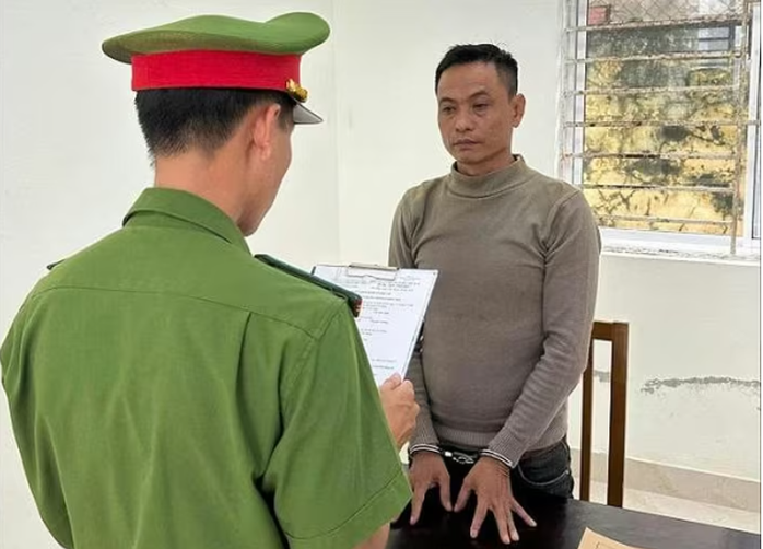 Dùng ảnh nóng tống tiền tình cũ, ra giá trăm triệu đồng - Ảnh 1.