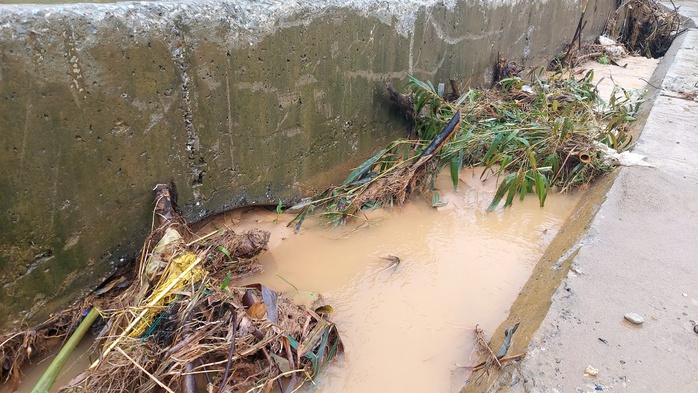 Cầu tạm doanh nghiệp điện gió gây ngập ngầm tràn Ván Ri tại Khe Sanh - Ảnh 5. Cầu tạm doanh nghiệp điện gió gây ngập ngầm tràn Ván Ri tại Khe Sanh - Ảnh 5.