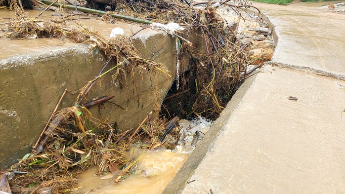 Cầu tạm doanh nghiệp điện gió gây ngập ngầm tràn Ván Ri tại Khe Sanh - Ảnh 6. Cầu tạm doanh nghiệp điện gió gây ngập ngầm tràn Ván Ri tại Khe Sanh - Ảnh 6.