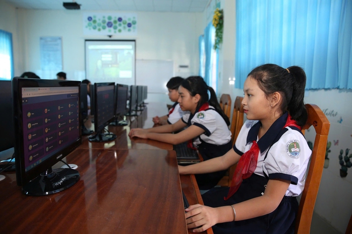 Đưa tiếng Anh thành ngôn ngữ thứ hai trong trường học - Ảnh 1.