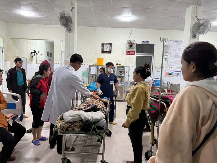 VIDEO: Hành trình kịch tính như phim, xuyên đêm cứu 3 người ở Đà Nẵng - Ảnh 3. VIDEO: Hành trình kịch tính như phim, xuyên đêm cứu 3 người ở Đà Nẵng - Ảnh 3.