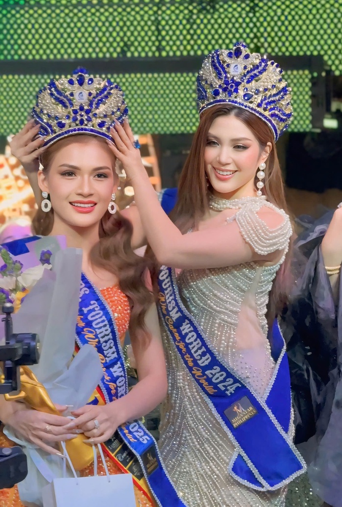 Diễn viên Mạc Minh đăng quang Mrs Tourism World 2025- Ảnh 1.