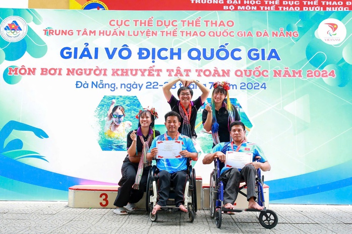 Cuộc thi viết “Lòng tốt quanh tôi” lần 3: Hơn 20 năm bền bỉ "thương và ráng" - Ảnh 1.