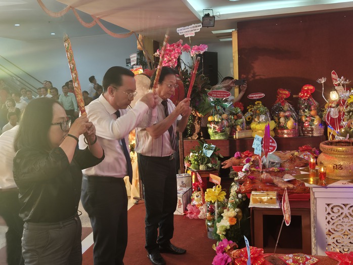 NSƯT Vũ Luân, NSƯT Tú Sương… dâng hương Tổ nghề- Ảnh 19.