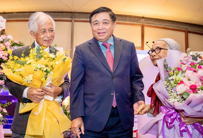 Trao Huân chương Bắc đẩu Bội tinh tặng Giáo sư Jean Trần Thanh Vân và Giáo sư Lê Kim Ngọc - Ảnh 5.