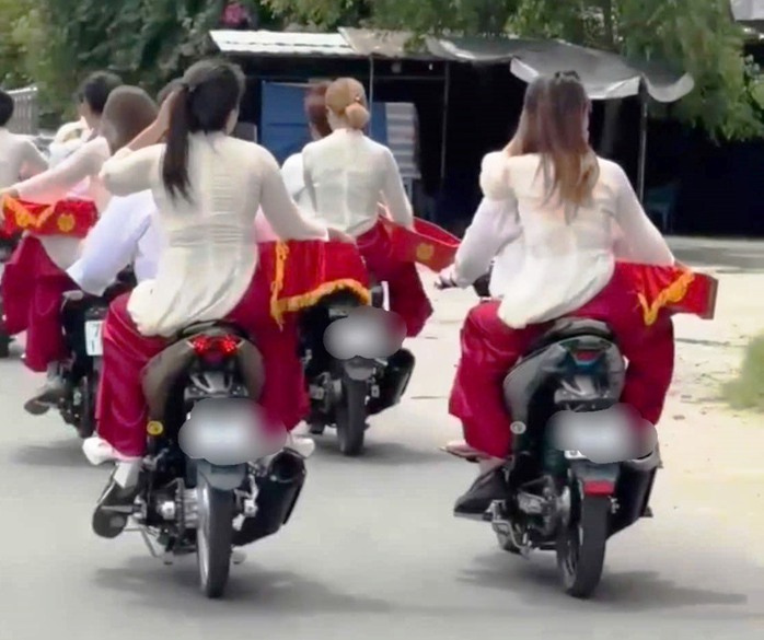 Đoàn rước dâu không đội mũ bảo hiểm bị phạt 7 , 5 triệu tại Quảng Ngãi - Ảnh 1.