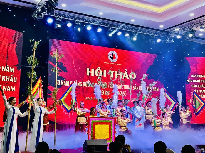 "50 năm đổi mới của Nghệ thuật sân khấu Việt Nam" – Nhìn lại để tiến bước mạnh mẽ- Ảnh 1.