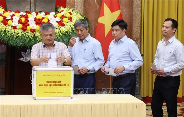 Văn phòng Chủ tịch nước quyên góp hỗ trợ đồng bào khắc phục hậu quả bão số 10 - Ảnh 3.