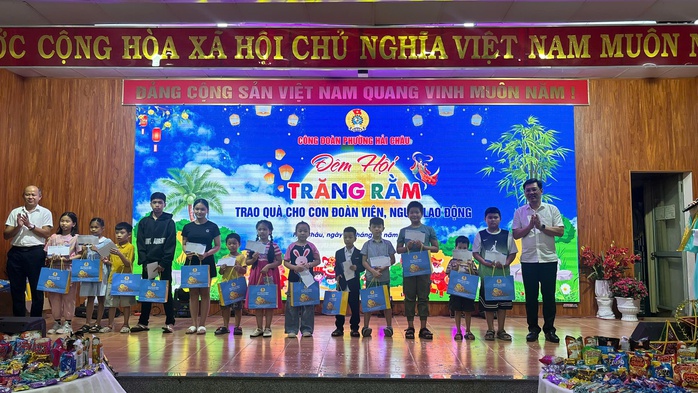 Công đoàn Đà Nẵng chi gần 1 tỉ đồng chăm lo Tết Trung thu cho con đoàn viên - Ảnh 7.