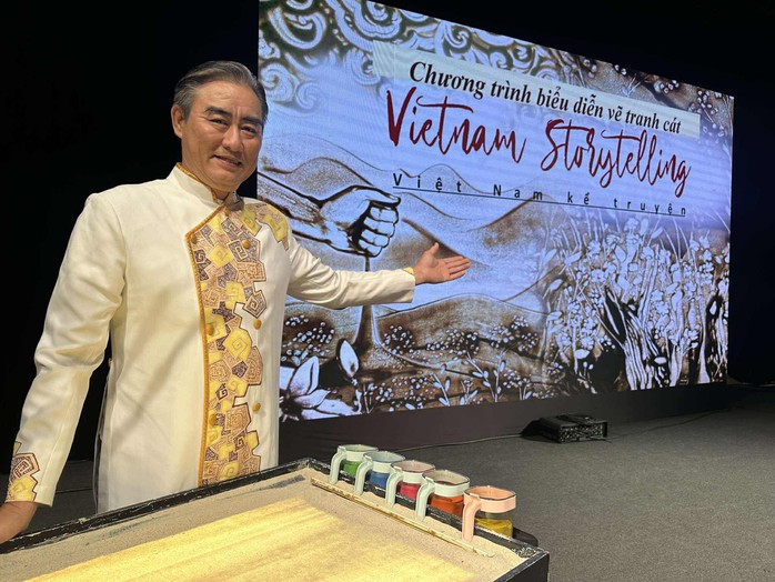 Dấu ấn lung linh từ ngôn ngữ cát của nghệ sĩ Đặng Trí Đức - Ảnh 1.