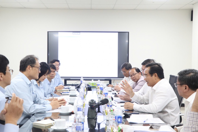 Chủ tịch UBND TP HCM Nguyễn Văn Được làm việc với công ty Hyosung Vina - Ảnh 1.
