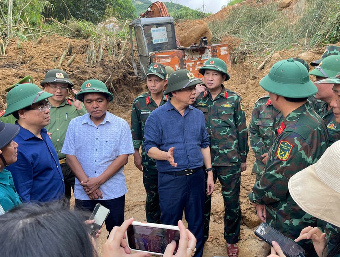 Phó Thủ tướng Trần Hồng Hà: "Làm ngày, làm đêm" khắc phục sạt lở  - Ảnh 2.
