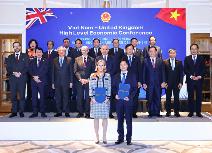 VNVC ký kết với GSK về tăng cường tiếp cận thuốc ung thư, vắc-xin thế hệ mới và kiến thức sản xuất - Ảnh 1.