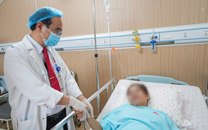 Tưởng chỉ trào ngược dạ dày, đi khám người phụ nữ bị bất ngờ - Ảnh 1.