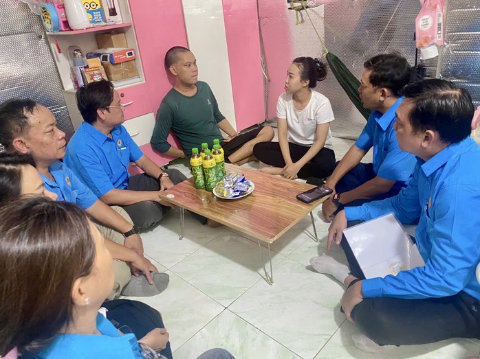 TP HCM: Nữ công nhân ấm lòng khi nhận được sự quan tâm của tổ chức Công đoàn - Ảnh 1.