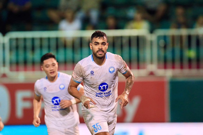 CLB Hoàng Anh Gia Lai suýt tạo địa chấn ở Pleiku - Ảnh 2.