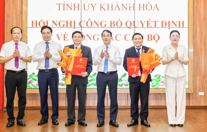 Phê chuẩn, điều động hàng loạt vị trí lãnh đạo Khánh Hòa - Ảnh 1.
