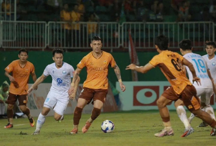 CLB Hoàng Anh Gia Lai suýt tạo địa chấn ở Pleiku - Ảnh 1.