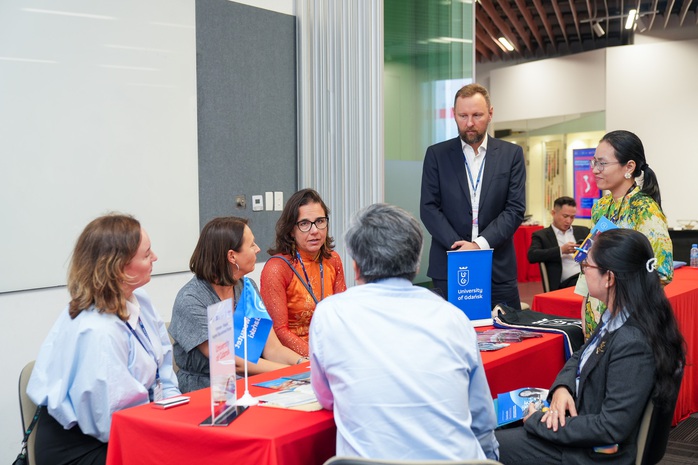 Đẩy mạnh hợp tác giáo dục đại học Việt Nam - Ba Lan  - Ảnh 2.