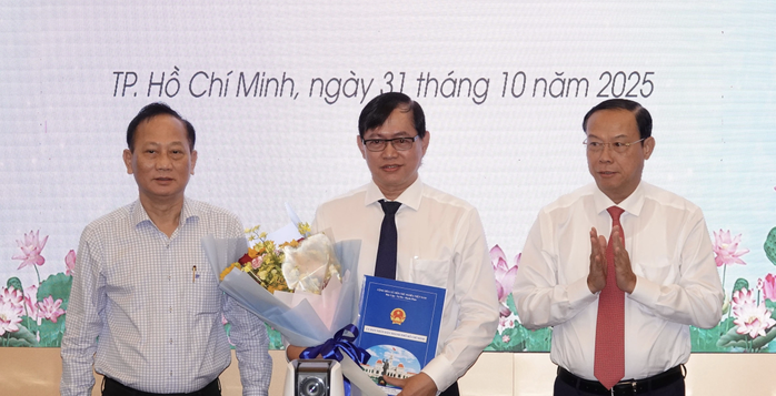 UBND TP HCM điều động, bổ nhiệm nhiều cán bộ lãnh đạo - Ảnh 2.