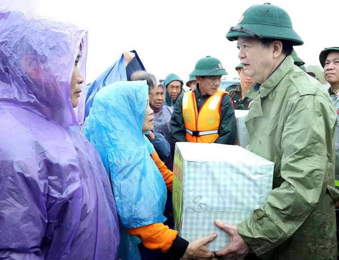 Phó Thủ tướng Mai Văn Chính kiểm tra di tích Đại nội Huế - Ảnh 1.