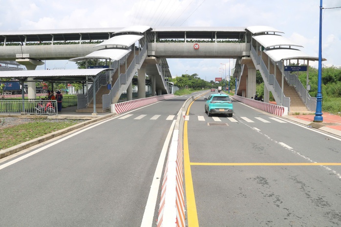 Vì sao đường song hành Võ Nguyên Giáp chờ hai năm mới thông xe? - Ảnh 3.