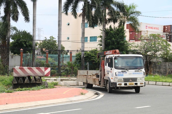 Vì sao đường song hành Võ Nguyên Giáp chờ hai năm mới thông xe? - Ảnh 7.