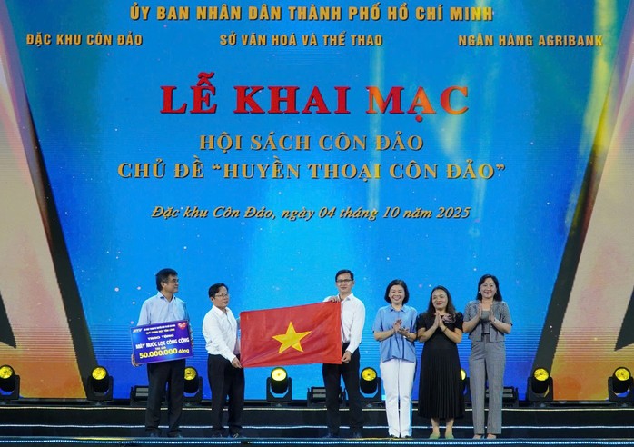Ấn tượng "Hội sách Côn Đảo" - Ảnh 2.