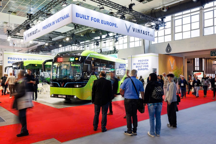 VinFast giới thiệu xe buýt điện tại châu Âu - Ảnh 2.